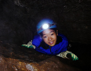 洞窟探検、子供