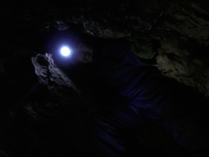 洞窟　暗闇